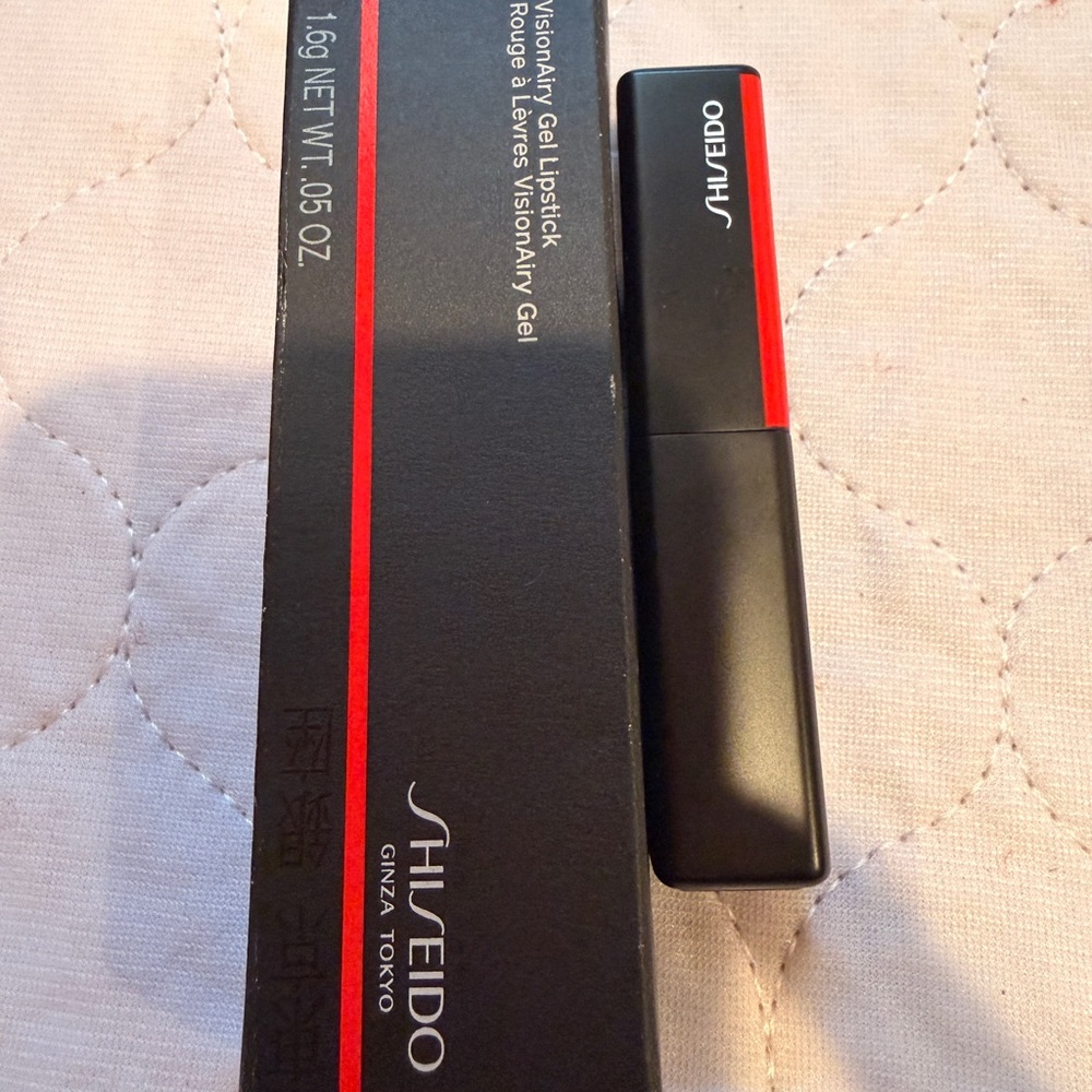 Shiseido Metropolis Gel Lipstick in Brown.